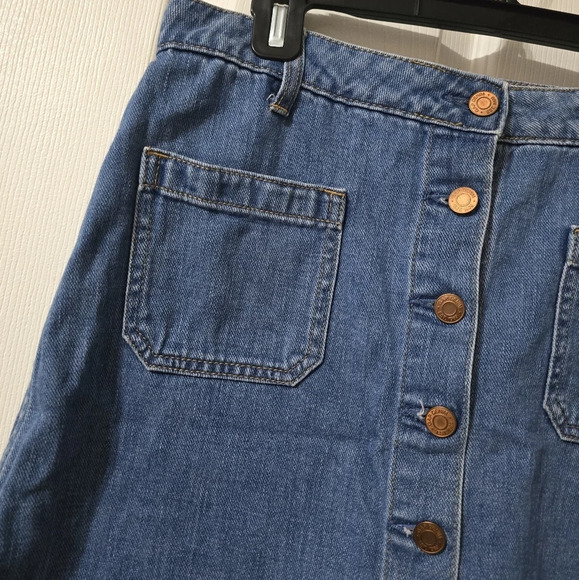 GAP Button Front Denim Mini Skirt, Medium Blue Wash, A-Line, Size 28, EUC! - Picture 4 of 8
